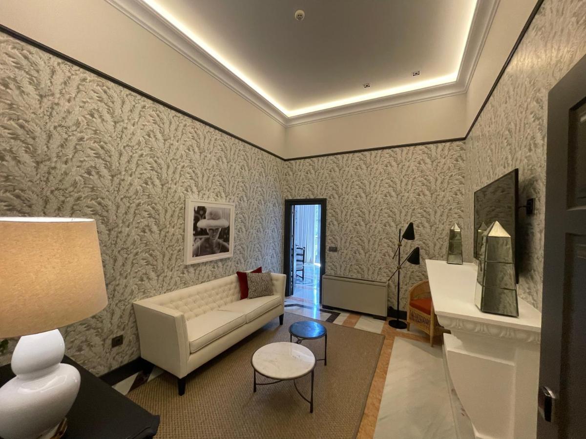 Soho Boutique Castillo De Santa Catalina - Adults Recommended มาลากา ภายนอก รูปภาพ The interior of the suite