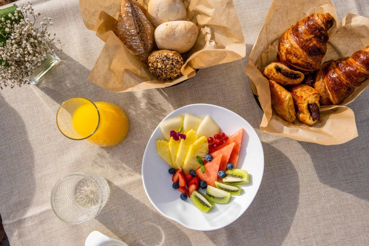 Soho Boutique Castillo De Santa Catalina - Adults Recommended มาลากา ภายนอก รูปภาพ A continental breakfast