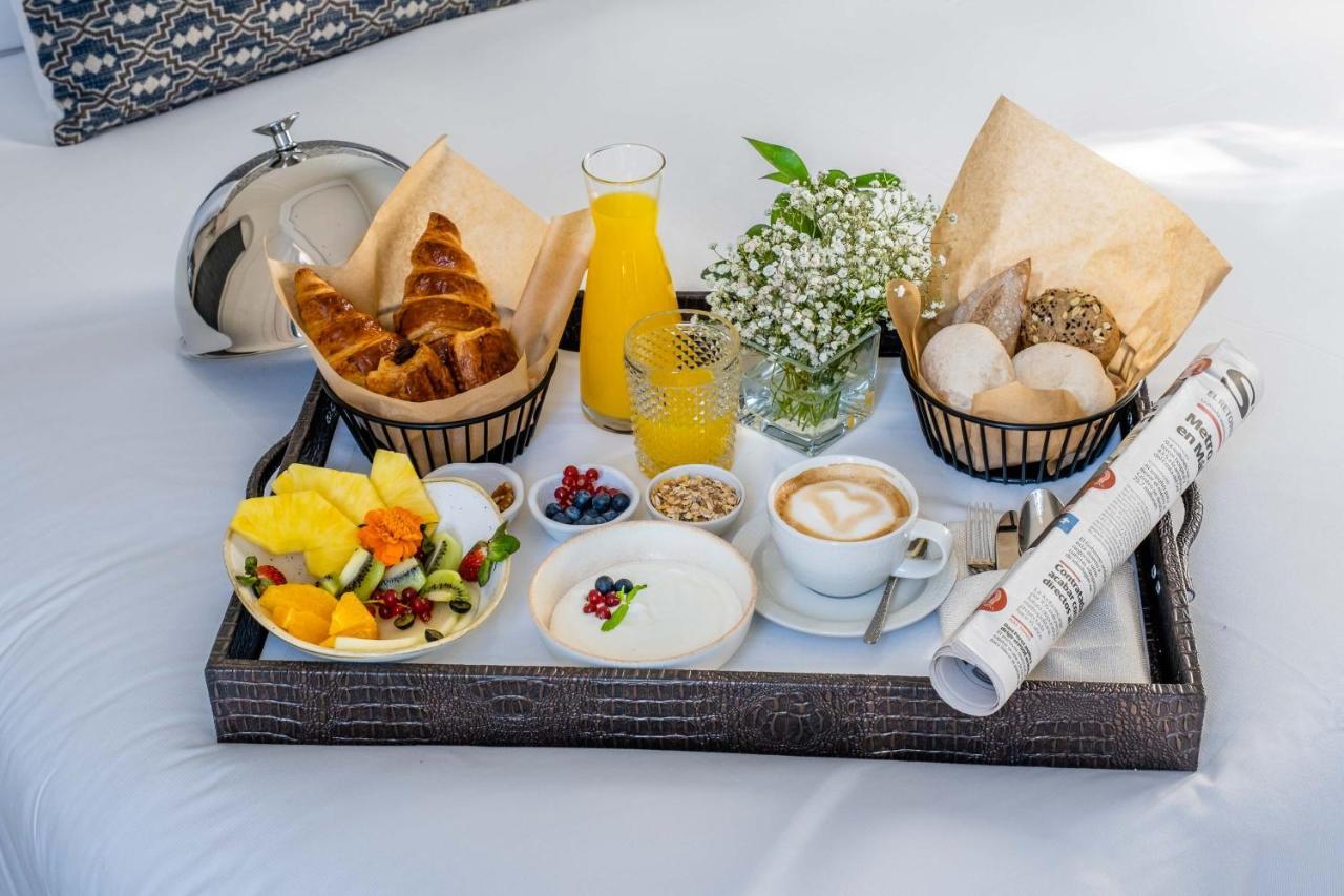 Soho Boutique Castillo De Santa Catalina - Adults Recommended มาลากา ภายนอก รูปภาพ Room service breakfast