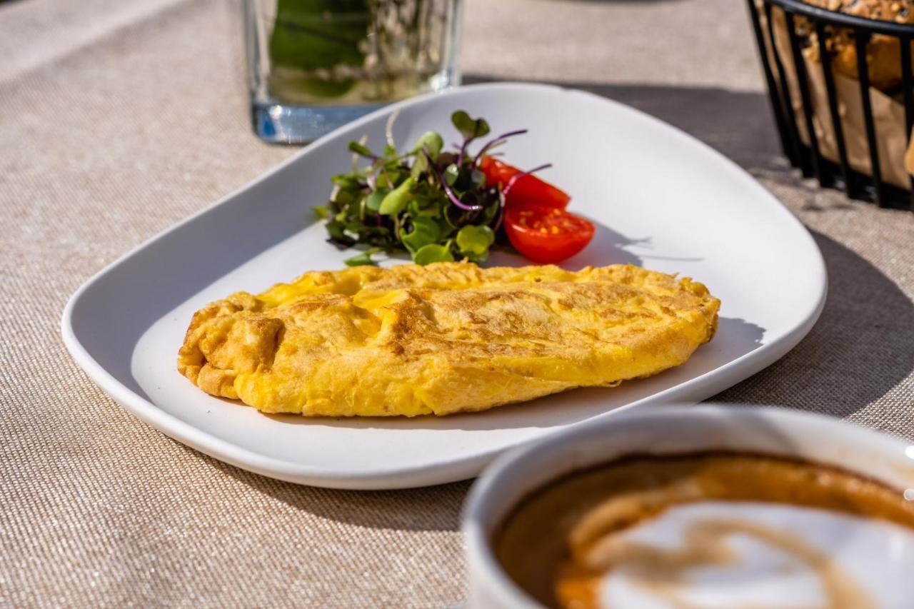 Soho Boutique Castillo De Santa Catalina - Adults Recommended มาลากา ภายนอก รูปภาพ An omelette