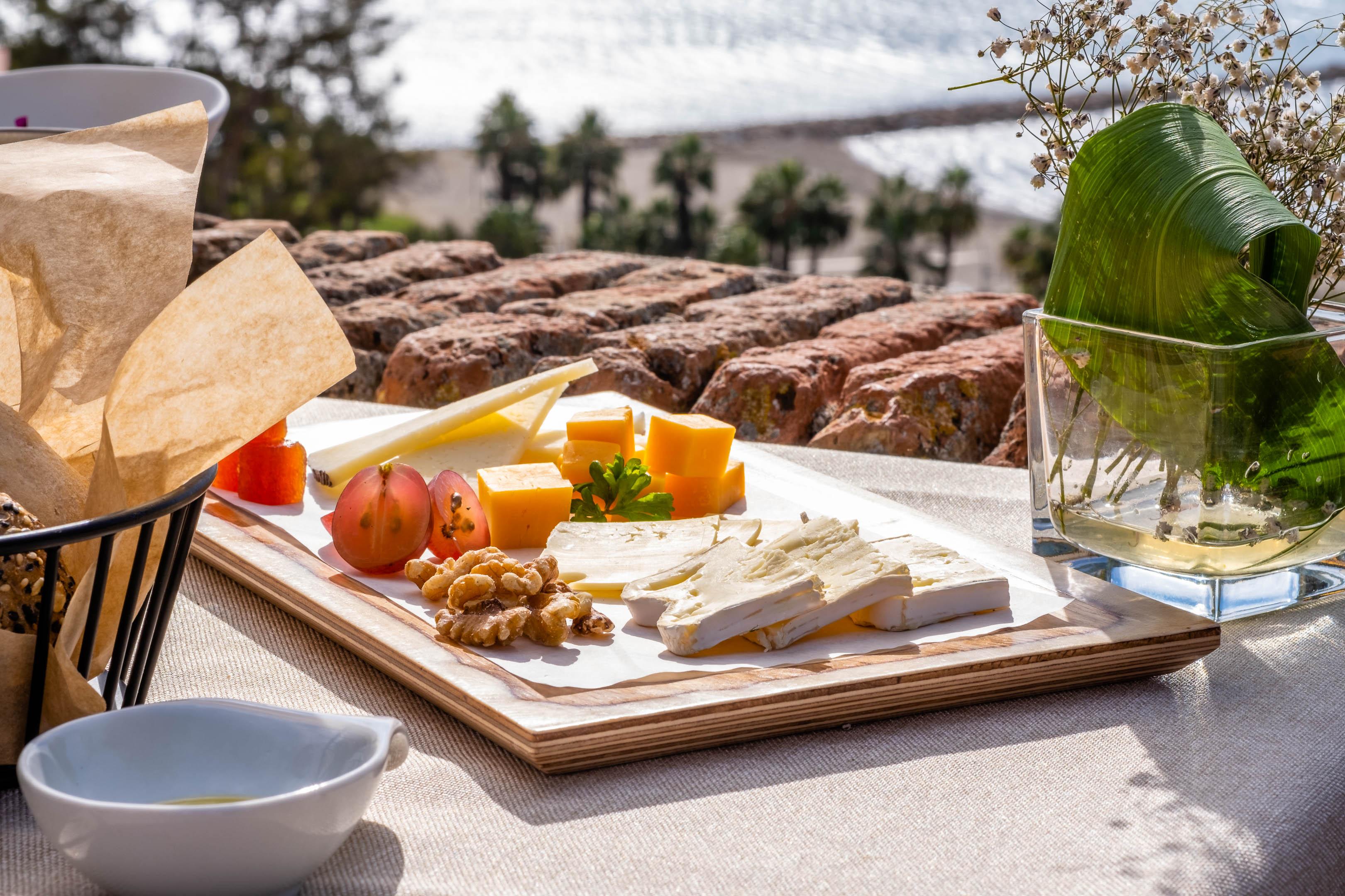 Soho Boutique Castillo De Santa Catalina - Adults Recommended มาลากา ภายนอก รูปภาพ A cheese platter