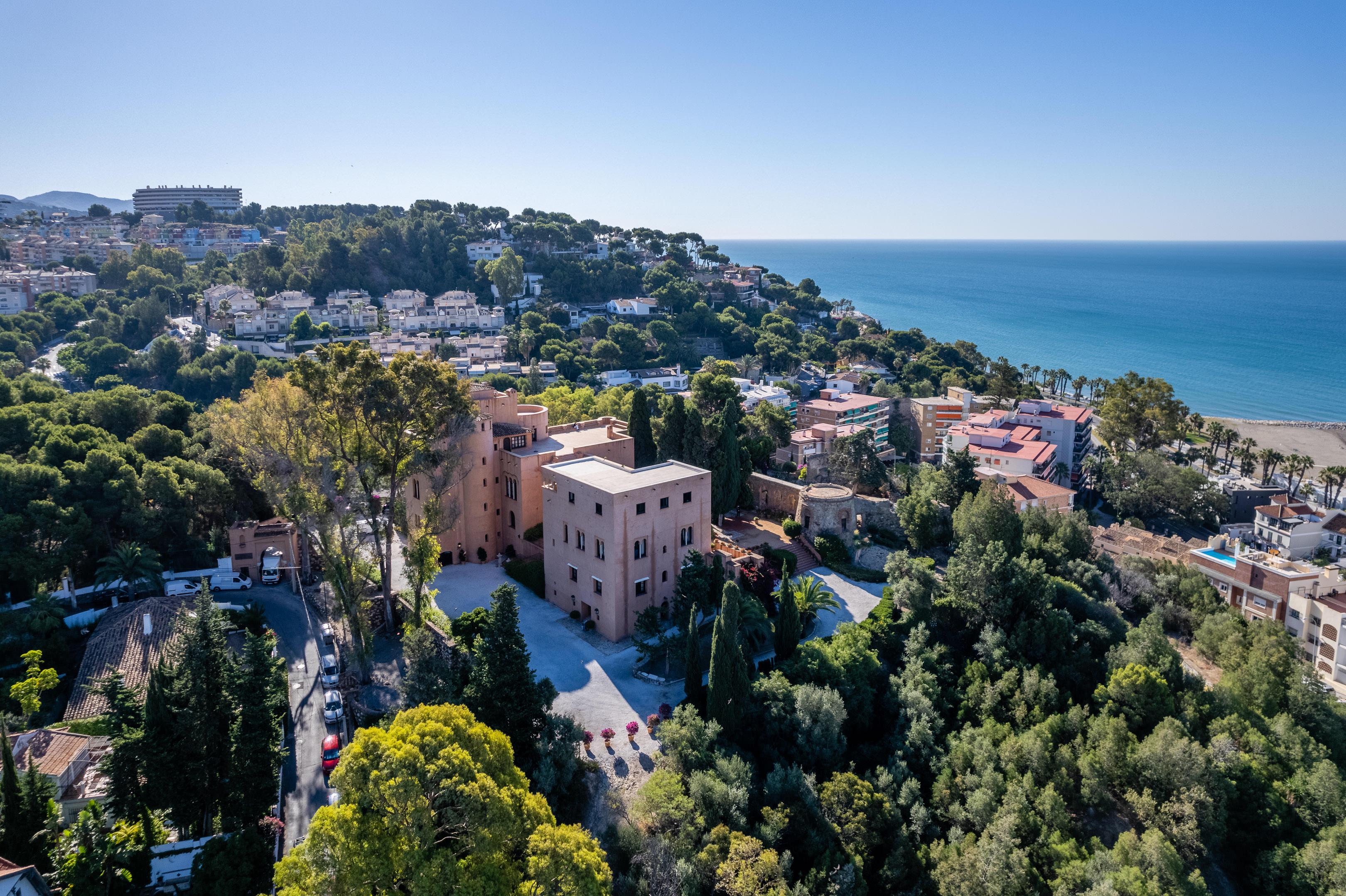 Soho Boutique Castillo De Santa Catalina - Adults Recommended มาลากา ภายนอก รูปภาพ Aerial view of the monastery